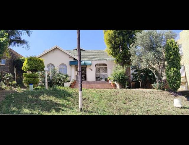 6 BEDROOM HOUSE FOR SALE IN LAUDIUM